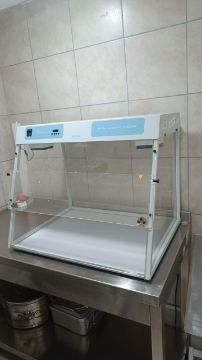 Медицинское оборудование - Бокс ламинарный Biosan UVC/T‑AR, 2011 г.в., местонахождение - г. Алматы.