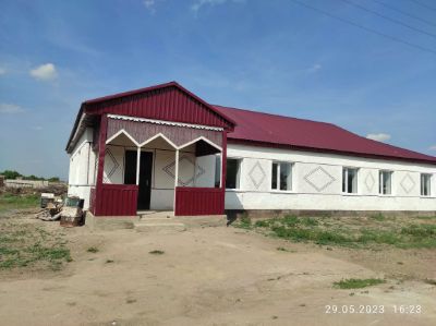 Зданий и сооружений общей площадью 823,8 кв.м с земельными участками площадью 0,1482 га., кадастровый номер земельного участка 01:004:020:164, местонахождение Акмолинская обл., Сандыктауский район, Широковский с.о., с. Дорогинка.