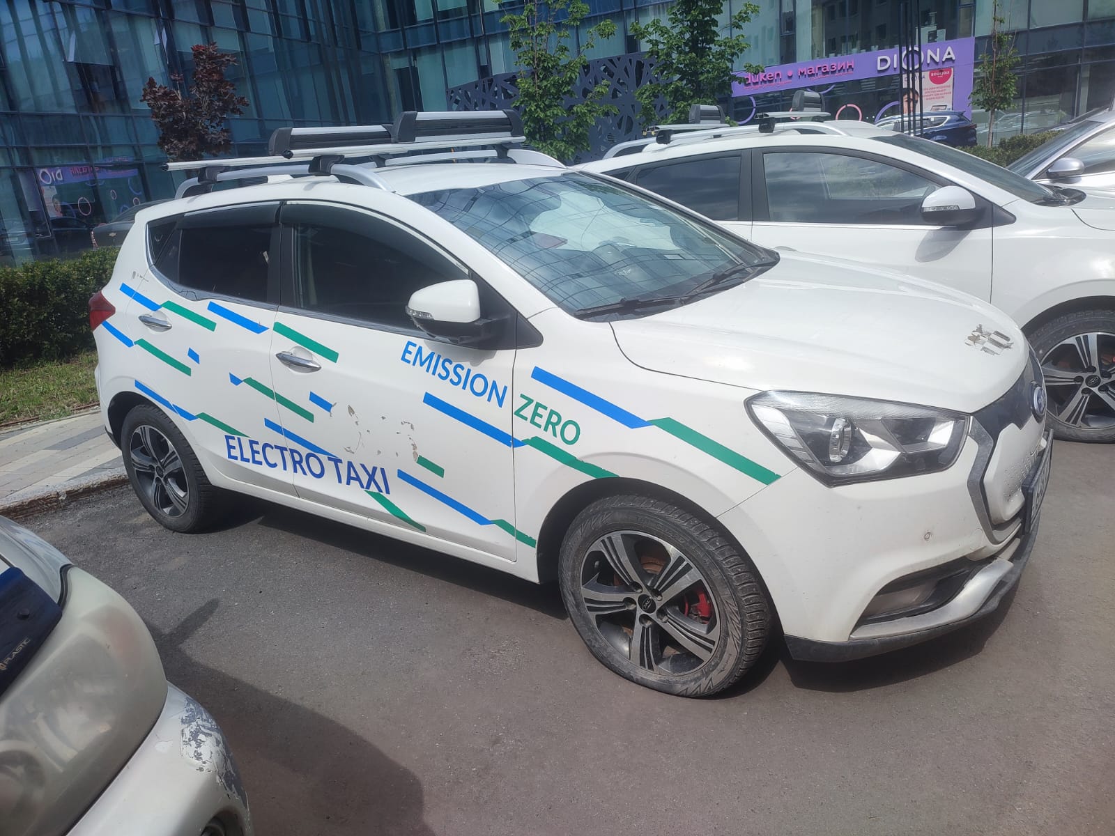 Бренд: АВТОМОБИЛЬ "JAC IEV7S"; Гос. номер: 648AI01