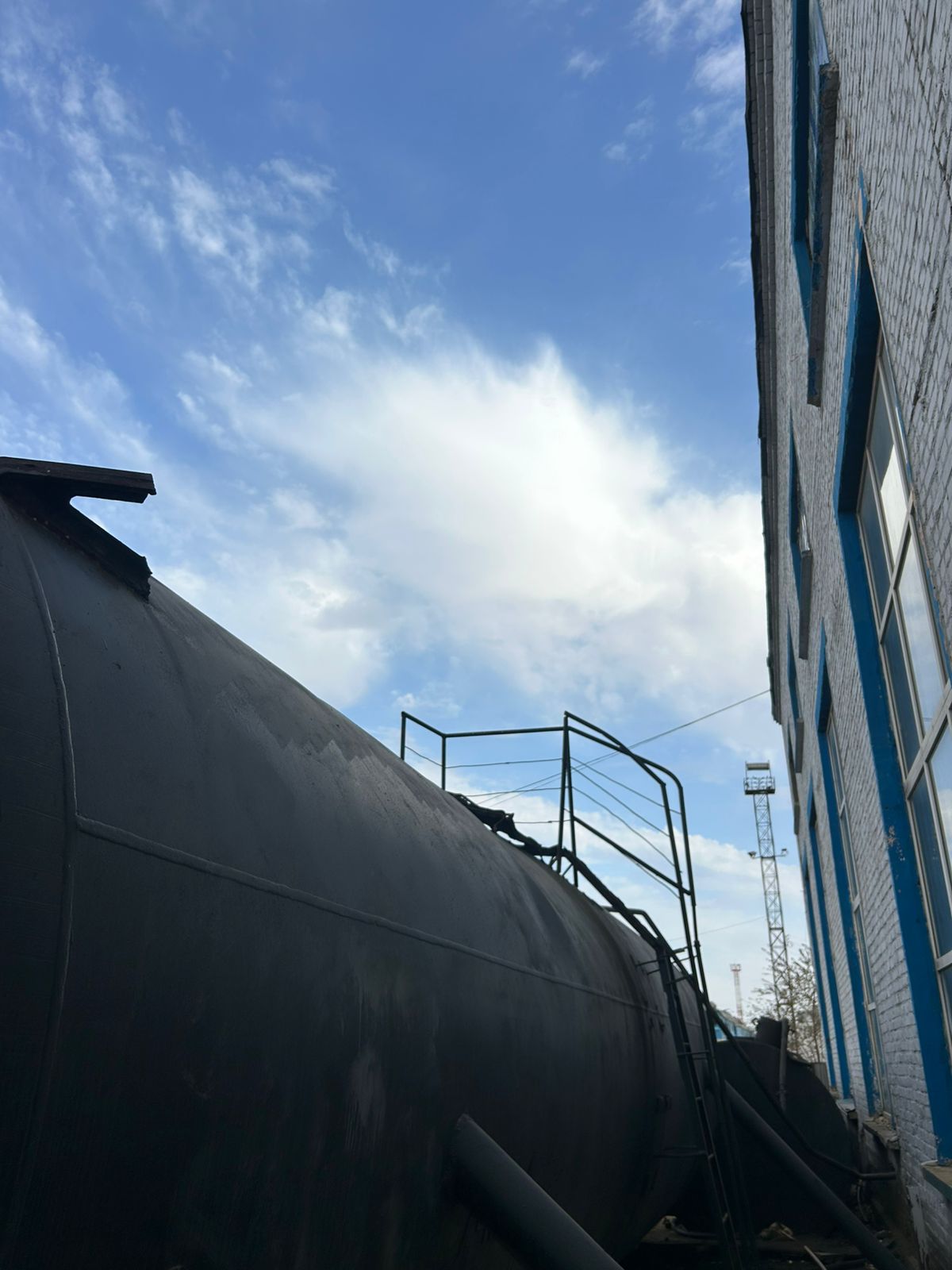 Отработанное моторное масло локомотивов - 100,028 тонн.