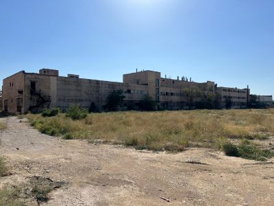 Здание «Административно вспомогательный корпус зд.110» без земельного участка. Реализация осуществляется исключительно с целью демонтажа и вывоз строительного материала. Покупатель обязан выполнить демонтаж, вывоз отходов и рекультивацию участка.