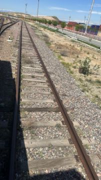 Железнодорожный путь №51, полная длина 865 метров, полезная длина 413 метров, местонахождение - область Жетысу, Панфиловский район, село Атамекен, станция Алтынколь. Целевое назначение объекта аренды: перегрузочные работы.