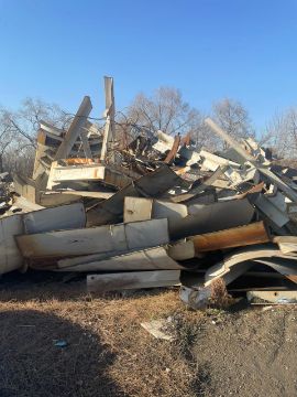 Лом черного металла, в количестве 108,4424 тонн. Местонахождение - город Алматы: 1. «Премьера» - мкр.Шугыла, ул.Сакена Жунисова, д. 2Б - 0,368т; 2. ЮРК - ул. Ходжанова, д. 37 -0,02742т; 3. «Аккент» - мкр.Акбулак, ул.Баскарасу, д.22 - 0,66т; 4. СВК - ул.Бекмаханова, д.98б - 5,37т; 5. РКО - ул.Рыскулбекова, д.43 (уг.ул.Саина) - 2,9т; 6. ЮВРК - ул. Каратаева, д.38б - 1,395т; 7. «Кокжиек» - мкр. Кокжиек, д.78 - 0,437т; 8. Аэропорт-ул. Закарпатская, д.16 - 0,235т; 9. «Жасканат» - ул.Баймагамбетова, д. 173 - 0,58т; 10. Участок 1 - пр.Достык, д.291 - 0,43т; 11. Участок 2 - ул.Глазунова, д.53-а - 0,825т; 12. Служба автотранспорта - ул.Черкасской обороны, д.69а - 95,215т.