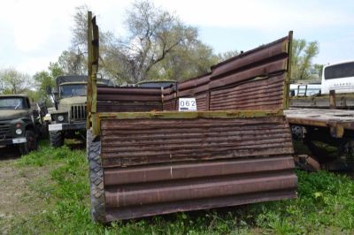 Грузовой прицеп 2-П-8 в количестве 1 ед.