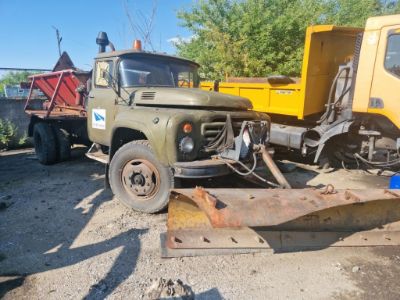 Бренд: Автомобиль Зил 431412; Гос. номер: 267 AY 15