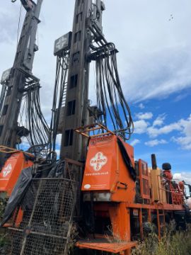 Многофункциональная самоходная буровая установка на шасси автомашины Watertec 12.8-180BD01