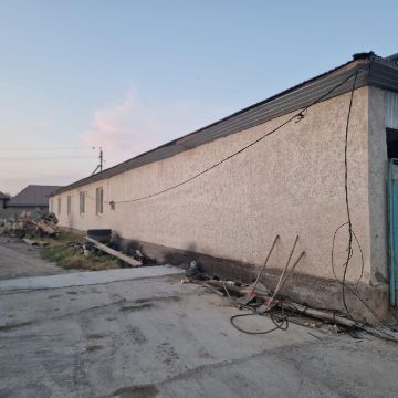 Склад с земельным участком, расположенный в Туркестанской области, Мактааральский район, п.Мырзакент