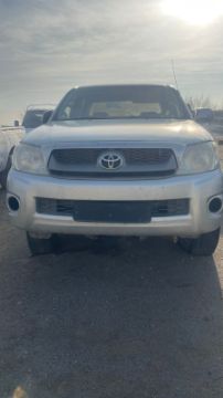 АВТОМОБИЛЬ "TOYOTA HILUX"