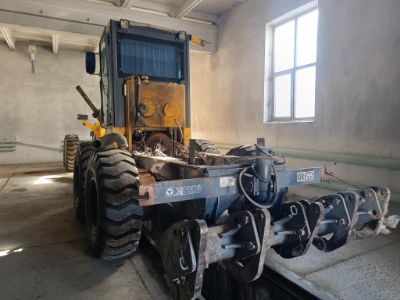 Автогрейдер GR 215