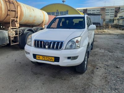 транспортное средство в количестве 1 шт, спец. техника 1 шт и запасные части в количестве 2 шт