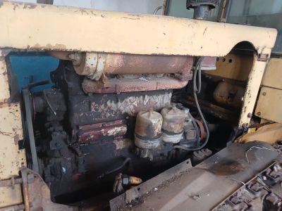ГУСЕНИЧНЫЙ ТРАКТОР С МЕХАНИЧЕСКОЙ ЛОПАТОЙ "ДТ-75"