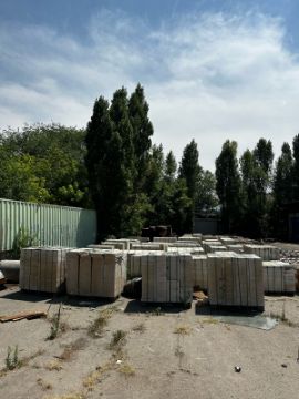 Строительные материалы. Травертин иранский бежевый. Местонахождение - г.Алматы.