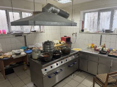 Нежилое помещение - общей площадью 139,79 кв.м., местонахождение: г. Алматы, Алмалинский район, проспект Н. Назарбаева, дом 127. Целевое назначение объекта аренды - под столовую.