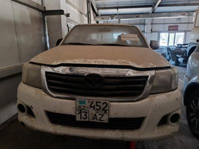 АВТОМОБИЛЬ "TOYOTA HILUX"