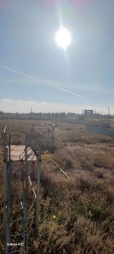 Комплекс зданий и сооружений общей площадью 1677 кв.м., находящийся на земельном участке площадью 4,8730 га, местонахождение Акмолинская область, Есильский район, г. Есиль, ул. Маншук Маметовой, д.1 (ранее: Акмолинская область, Есильский район, г. Есиль, ул. Нефтебазы, д.1), кадастровый номер 01:284:002:001, целевое назначение земельного участка — размещение и обслуживание производственных зданий и сооружений, делимость — неделимый.
