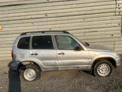 АВТОМОБИЛЬ "SHEVROLET NIVA 212300-55"