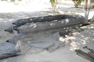 Лодка СНЛ – 8, спасательный жилет «САЖ 43П», резервуар на 1200 литров в кол-ве. 2 к-т. и 7 шт. находящегося в РГУ «Воинская часть 3502 НГ РК» г.Актау, Промзона и РГУ «Воинская часть 6656 НГ РК» г.Актау, 22 мкр.