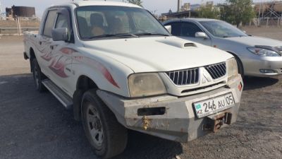 Бренд: Mitsubishi L200; Гос. номер: 246AU05