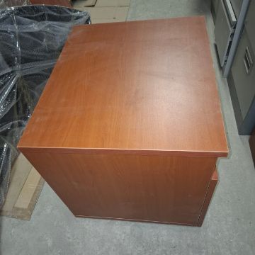 Тумба под ксерокс ЮСКО 1 (29.06.07), в количестве 2 штук, состояние удовлетворительное, пригодны к использованию. Местонахождение: г. Алматы, ул. Байзакова, дом 280.