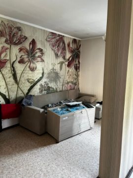 Двухэтажный жилой дом общей площадью 457,60 кв.м. с земельным участком 0,0938 га. Кадастровый номер 21:320:069:723. Местонахождение - г. Астана, район Есиль, ж.м. Шубары, ул. Арай, д. 28.