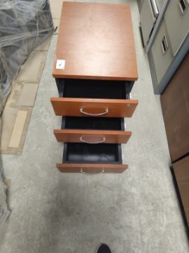 Тумба передвижная (ЮСКО), в количестве 95 штук, состояние удовлетворительное, пригодны к использованию. Местонахождение: г. Алматы, ул. Байзакова, дом 280.