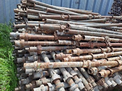 Стойки лесов короткие (Лот 36)