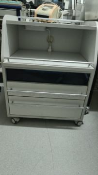 Косметологическое оборудование - Педикюрная тумба с УФО-блоком Suda, инв. №792, 2011 г.в., местонахождение - г. Алматы.