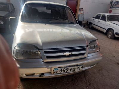 АВТОМОБИЛЬ "CHEVROLET NIVA"; Гос. номер: 389BG01
