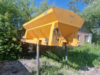 Съемный пескоразбрасыватель