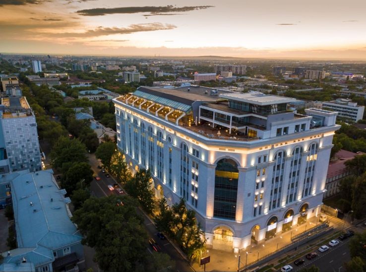 Нежилое здание ТОЦ "Kaisar Plaza", общей площадью 63 920 кв.м.