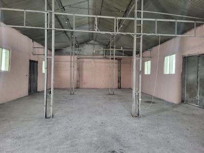 Нежилое помещение - общей площадью 256,80 кв. м. находится в здании Алматинская база МТС. Местонахождение - г. Алматы Турксибский район, ул. Сортировочная, д. 1/3. Целевое назначение объекта аренды - под склад.